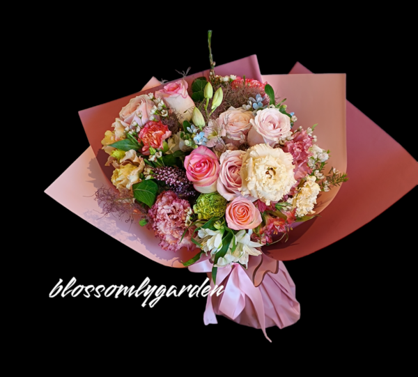 #flowerbouquets #blossomlygarden